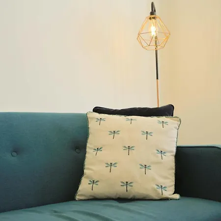 Hotwells Spacious Flat Sleeps Three بريستول