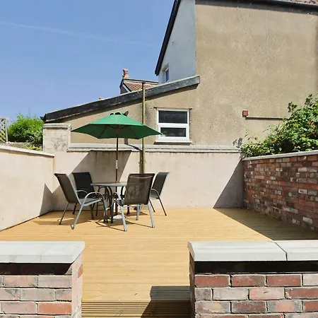 Hotwells Spacious Flat Sleeps Three