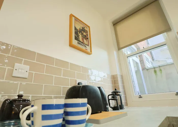 Hotwells Spacious Flat Sleeps Three *