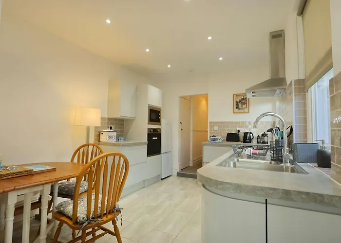 Hotwells Spacious Flat Sleeps Three * Bristol