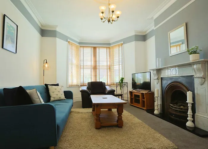 Hotwells Spacious Flat Sleeps Three *