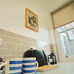 Hotwells Spacious Flat Sleeps Three *