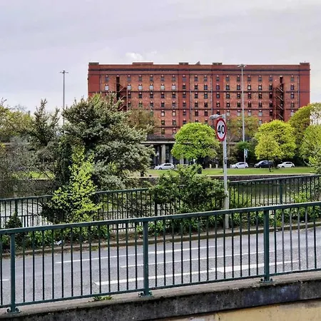 Hotwells Spacious Flat Sleeps Three * Bristol