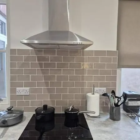 Hotwells Spacious Flat Sleeps Three Apartment