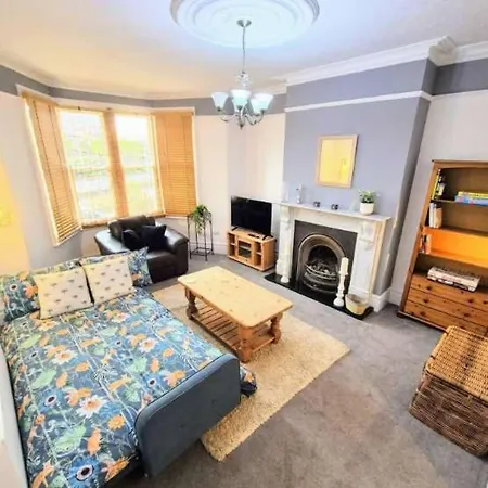 Hotwells Spacious Flat Sleeps Three *