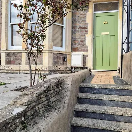 Hotwells Spacious Flat Sleeps Three * Bristol