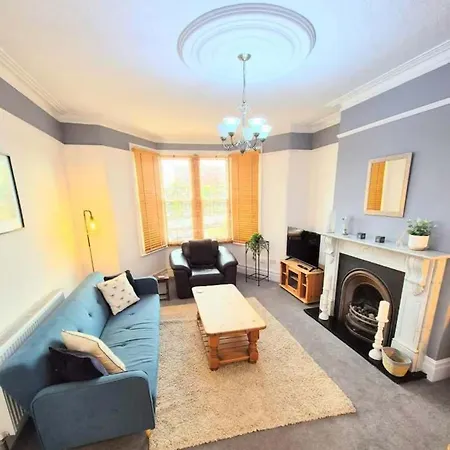 Hotwells Spacious Flat Sleeps Three * Bristol
