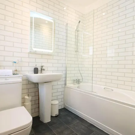 Hotwells Spacious Flat Sleeps Three Apartment