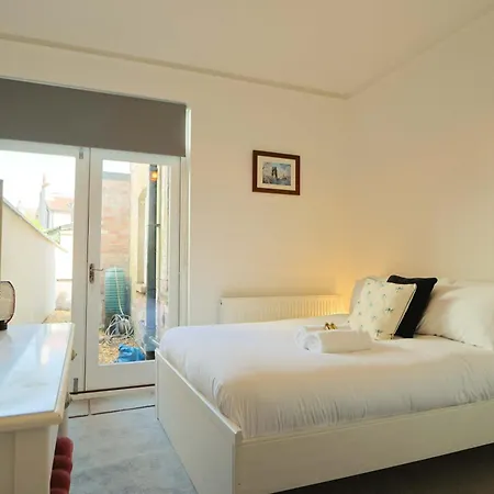 Hotwells Spacious Flat Sleeps Three * Bristol