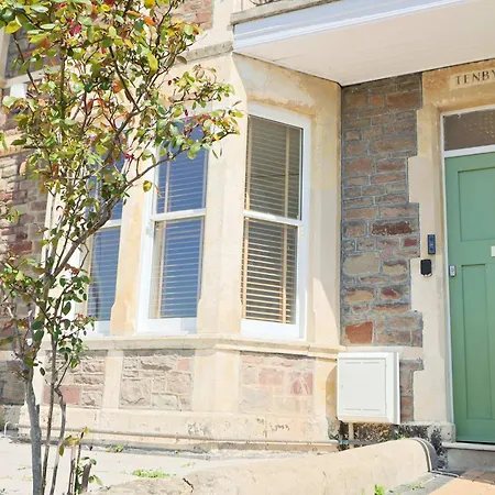 Hotwells Spacious Flat Sleeps Three Apartment