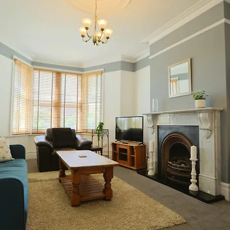 Hotwells Spacious Flat Sleeps Three * Bristol