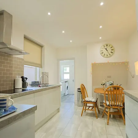 Апартаменты Hotwells Spacious Flat Sleeps Three Бристоль
